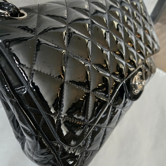 Authentic Chanel Patent Leather Jumbo Double Flap Classic Bag - Picture 3 of 16